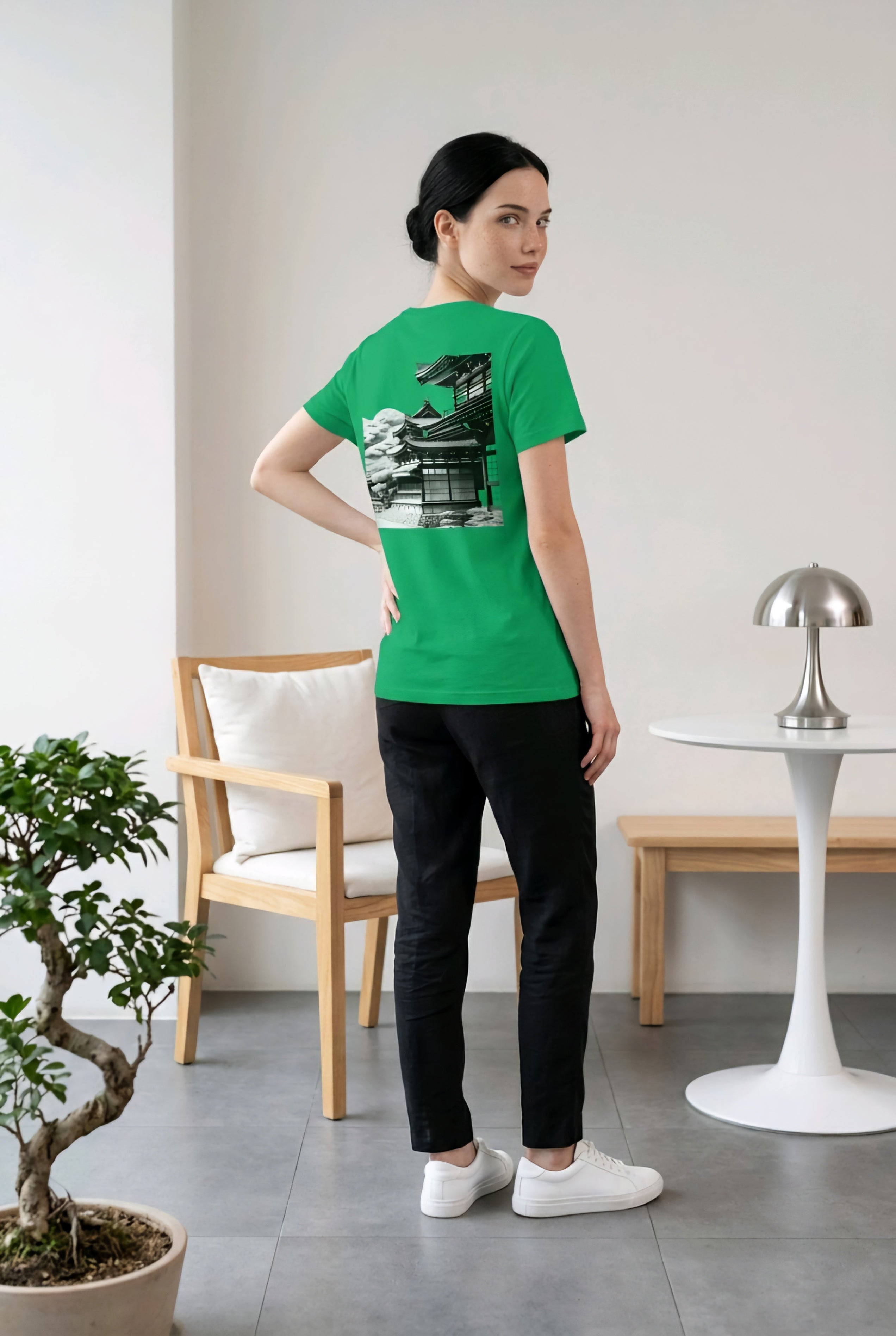 Unisex-Kominka Premium Shirt von Banpuku, weiches Baumwollshirt mit schlichtem Design, perfekt für Alltag und Freizeit.
