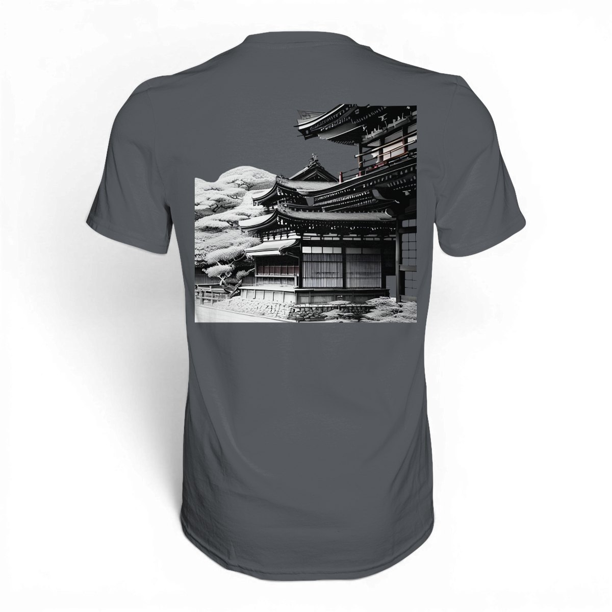 Anime T-Shirt Kominka Haus in Dunkelgrau, Rückenansicht mit traditionellem japanischem Holzhaus