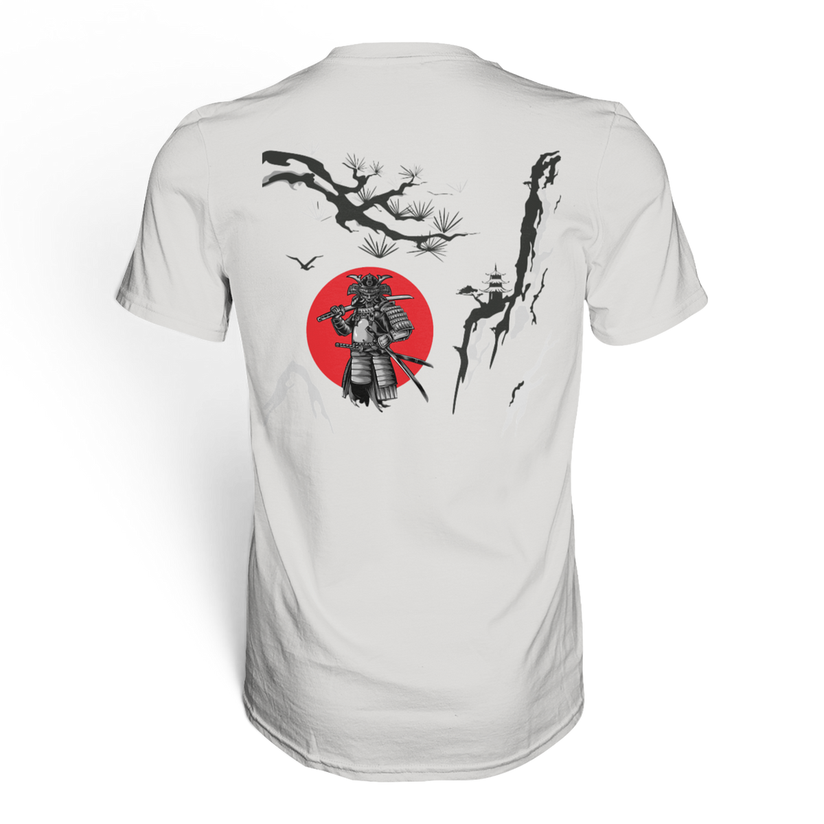 Anime T-Shirt Samurai in Hellgrau, Rückenansicht mit Samurai vor roter Sonne, Kiefernzweig und Pagode im Tusche-Stil