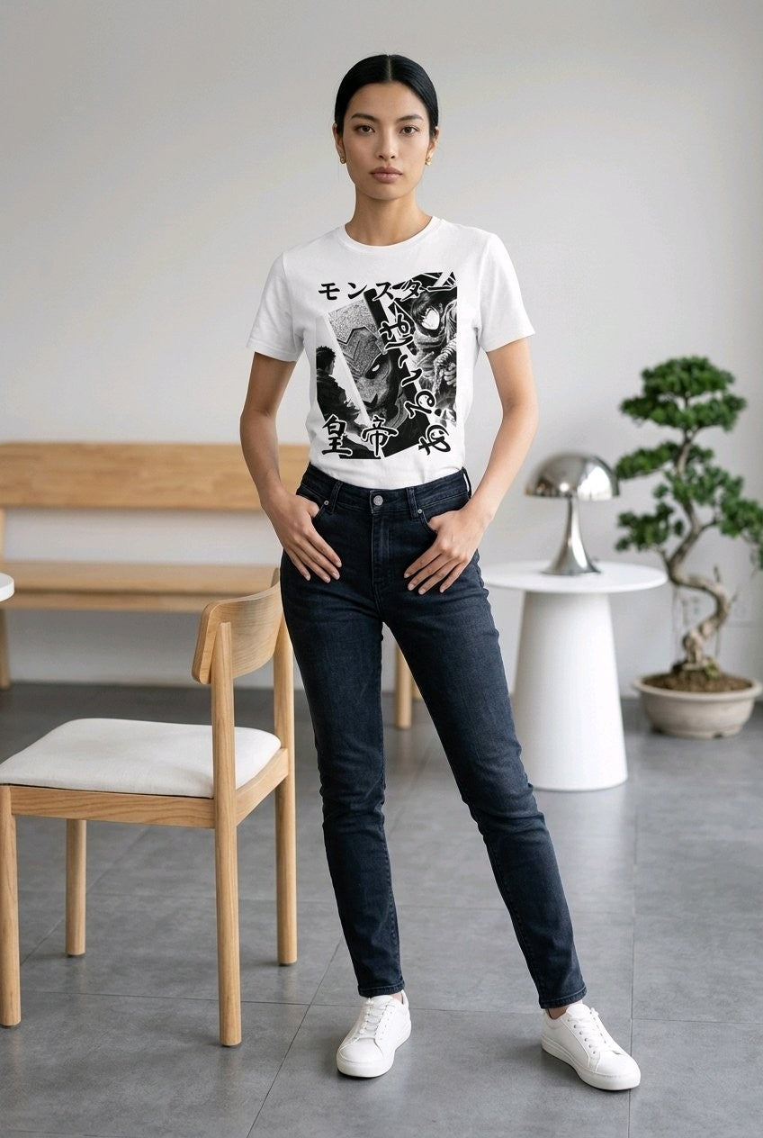 Anime T-Shirt Manga Collage Tenno in Weiß, getragen von einer Frau
